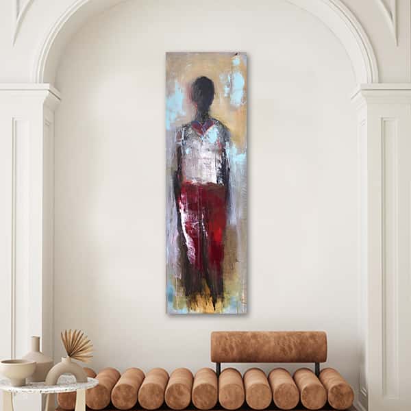 Eine abstrakte Malerei von einer Person mit weißer Bluse und roter Hose in einem Raummilieu