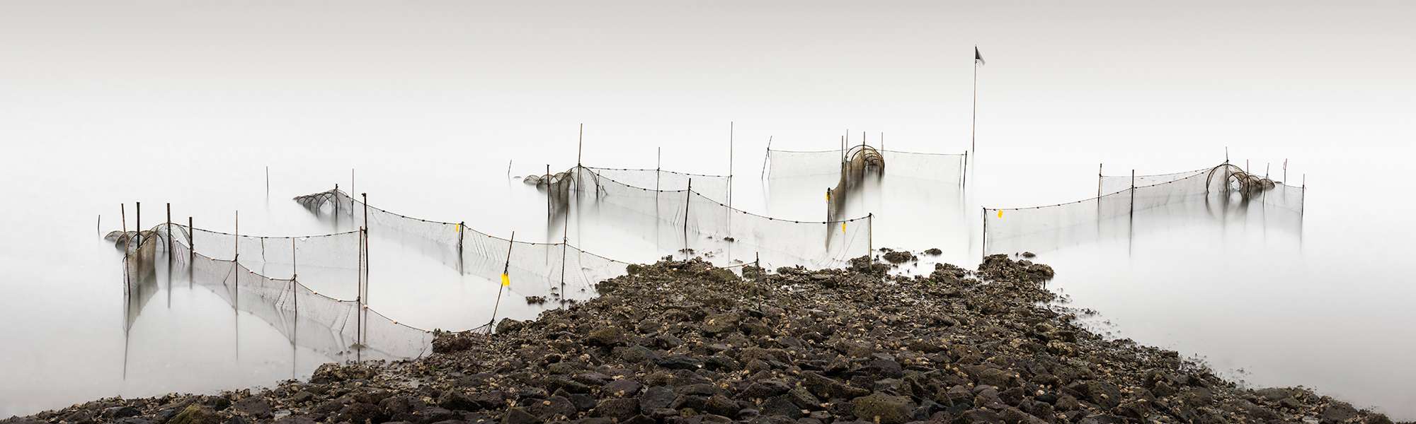 Netze im Wasser vor der Insel Sylt