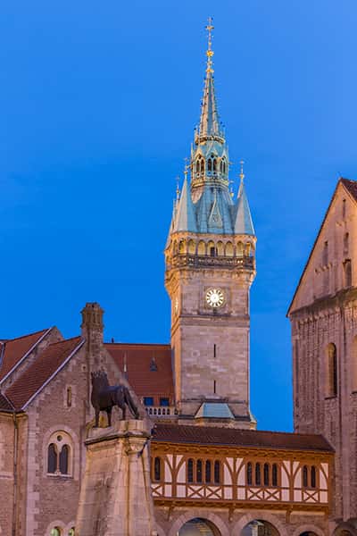 Ein Blick auf den Rathausturm in Braunschweig