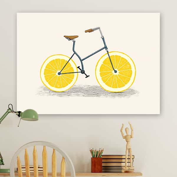 Ein Fahrrad mit Zitronenscheiben als Räder in einem Raummilieu